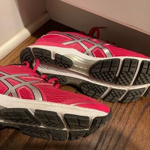 Asics pink running shoes